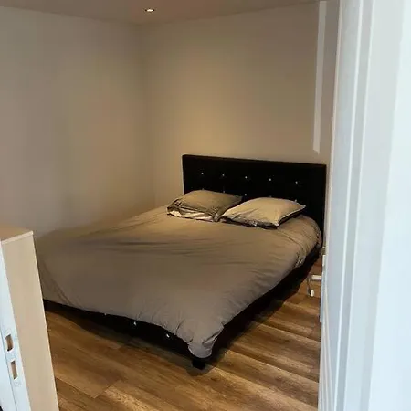 Maison + + Salle Cinema/karaoke * Castine-en-Plaine